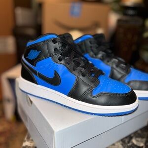 COPY - Boys Size 4y Jordan Retro Ones